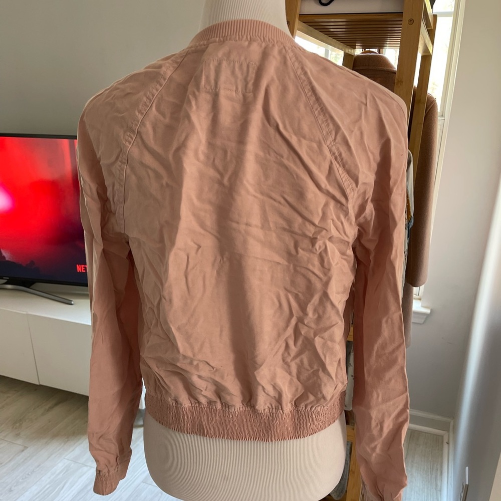 American eagle 🦅 pink jacket - Picture 2 of 4